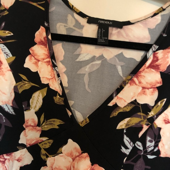 NWOT Floral Forever 21 Mini Dress - Picture 3 of 4
